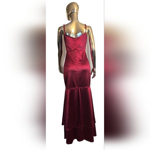 Contemporary Romance Red Satin Mermaid Dress - Picture 4 of 9